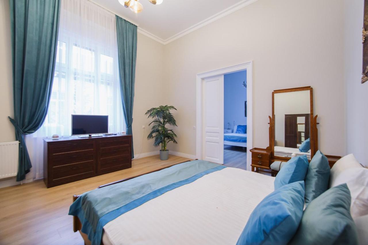 Retro City Center Home Oradea Ngoại thất bức ảnh
