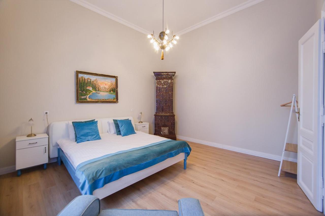 Retro City Center Home Oradea Ngoại thất bức ảnh