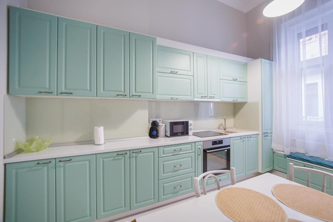 Retro City Center Home Oradea Ngoại thất bức ảnh